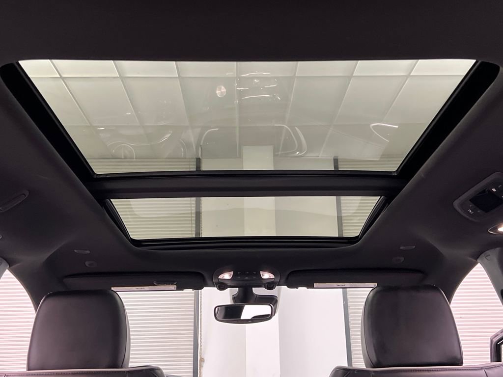 Used 2025 Chrysler Pacifica Limited image 48