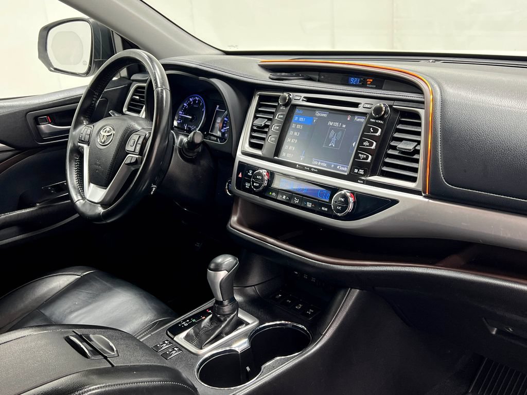 Used 2018 Toyota Highlander XLE AWD/4WD image 20