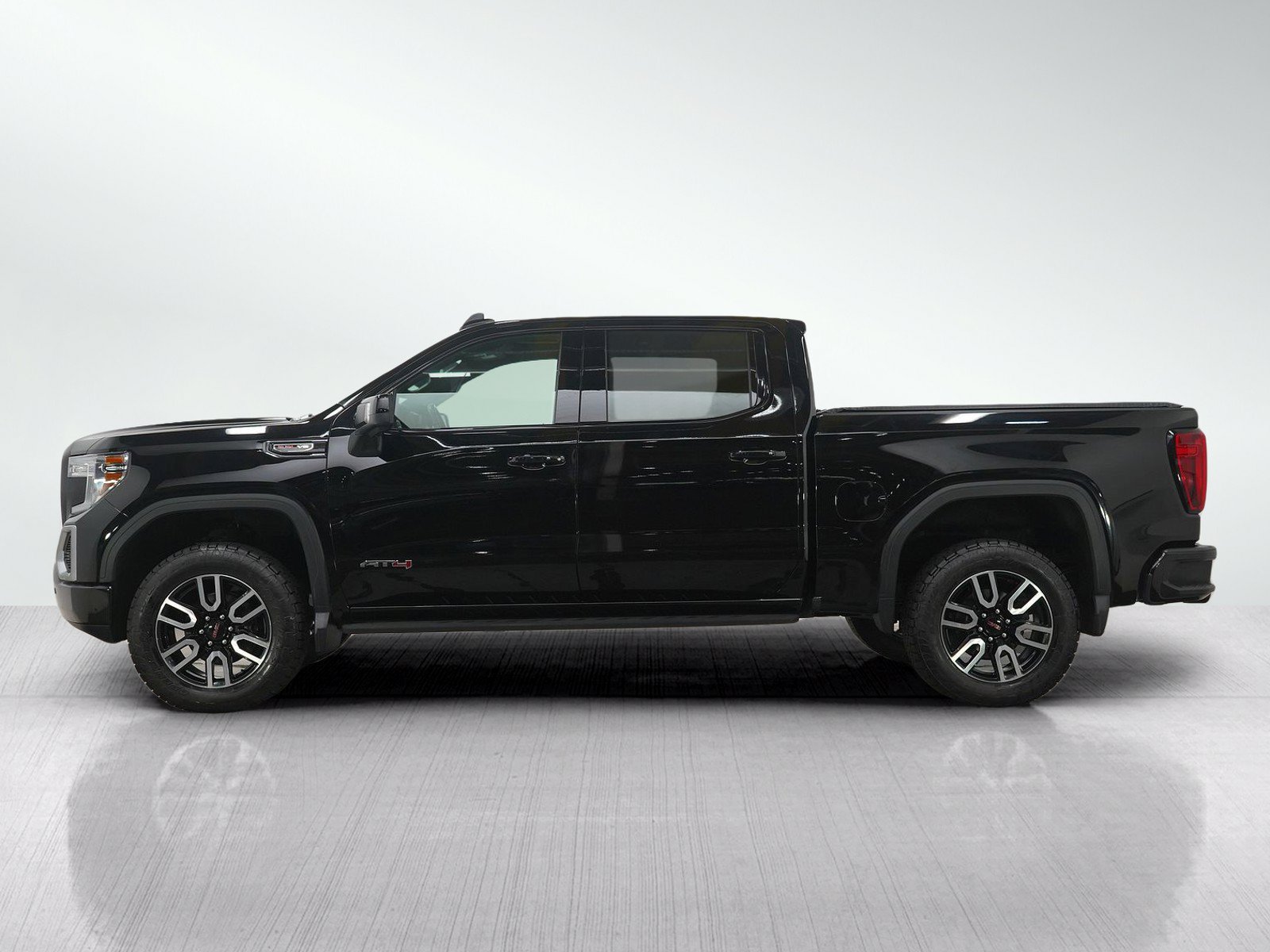 Used 2022 GMC Sierra 1500 AT4 w/ AT4 Premium Package AWD/4WD image 2