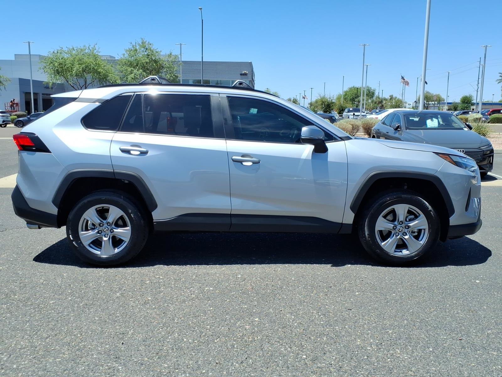 Used 2023 Toyota RAV4 XLE FWD image 8