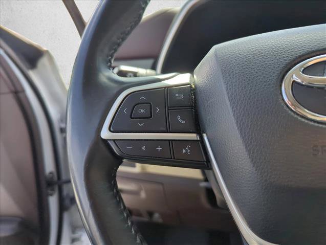 Used 2022 Toyota Highlander XLE image 14