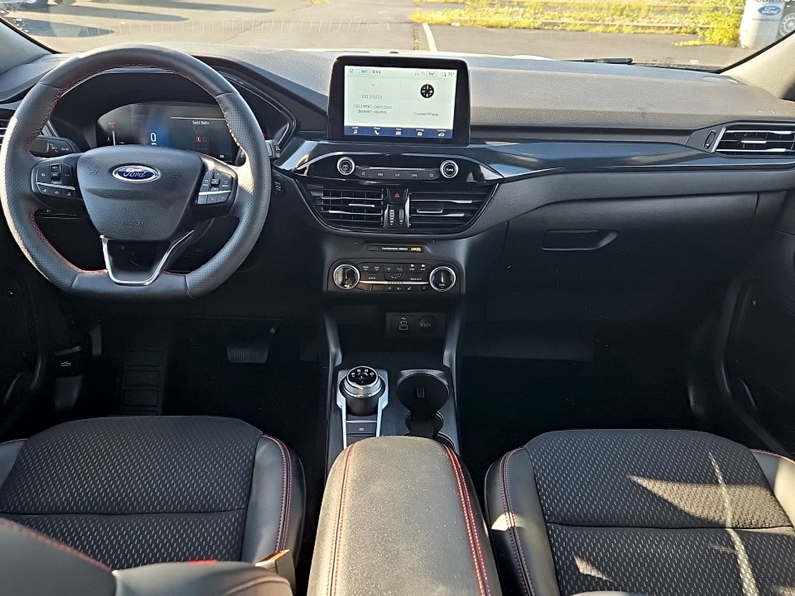 Used 2025 Ford Escape ST-Line w/ Cold Weather Package AWD/4WD image 9