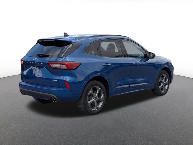 Certified 2023 Ford Escape ST-Line AWD/4WD image 3