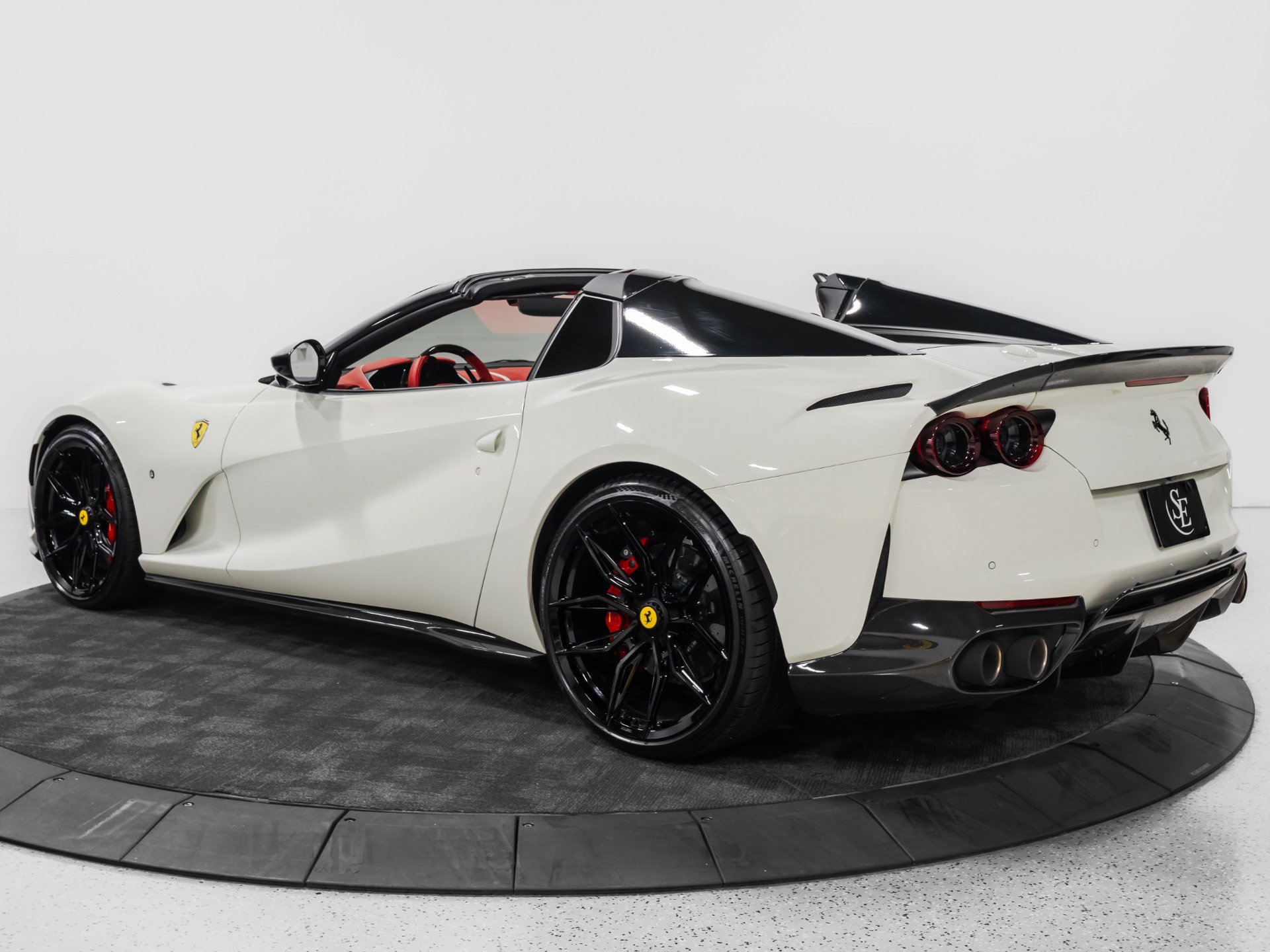 Used 2023 Ferrari 812 GTS RWD image 5