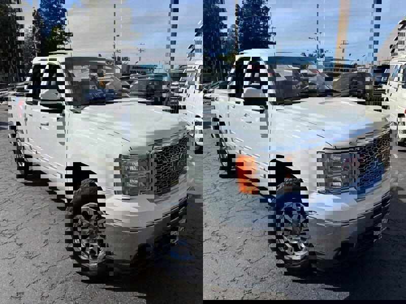 Used 2012 GMC Sierra 1500 SLT w/ SLT Convenience Package image 2