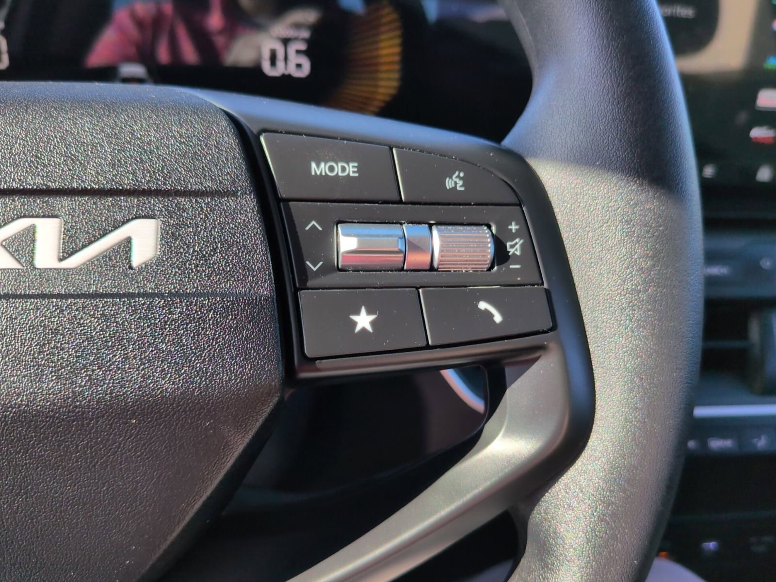 Used 2025 Kia K4 LXS image 18