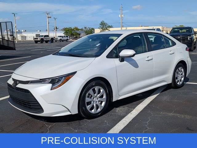 Used 2025 Toyota Corolla LE w/ Convenience Package image 3
