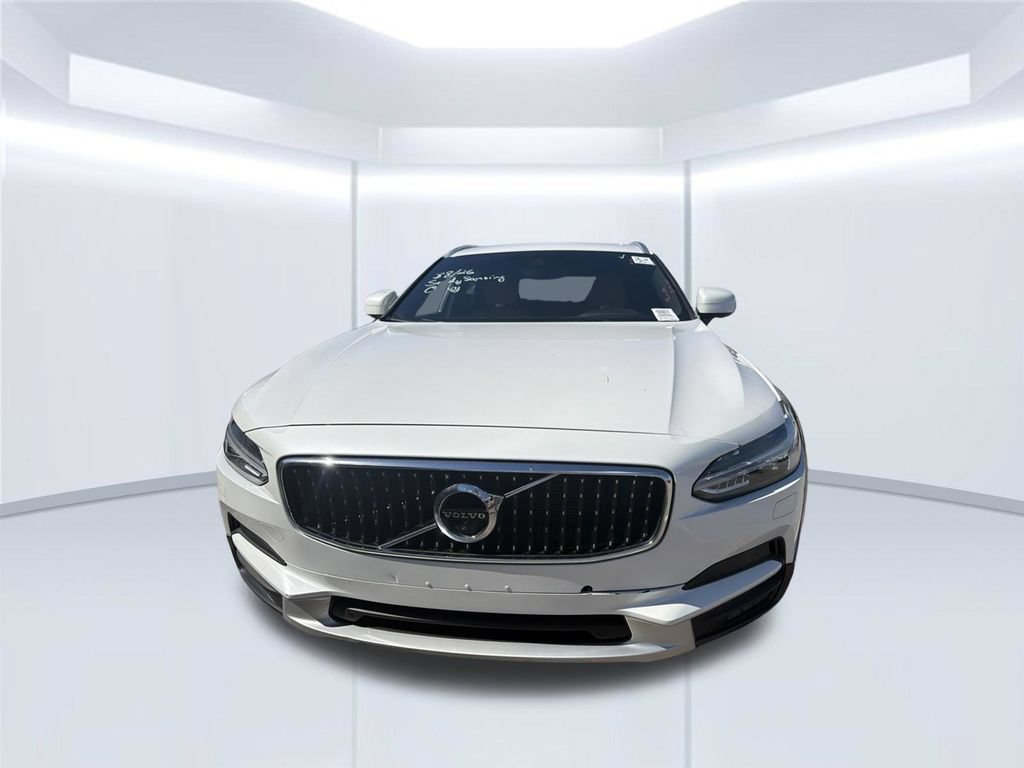 Used 2018 Volvo V90 T5 Cross Country w/ Convenience Package AWD/4WD image 2