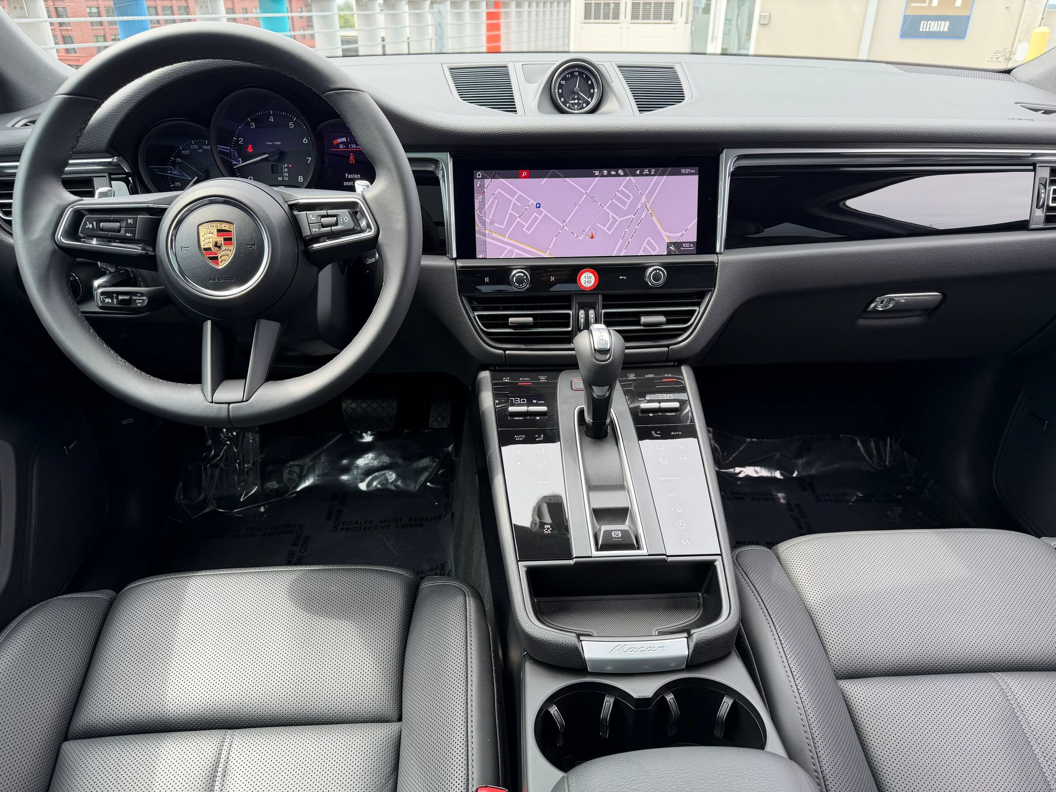 Certified 2026 Porsche Macan AWD/4WD image 15