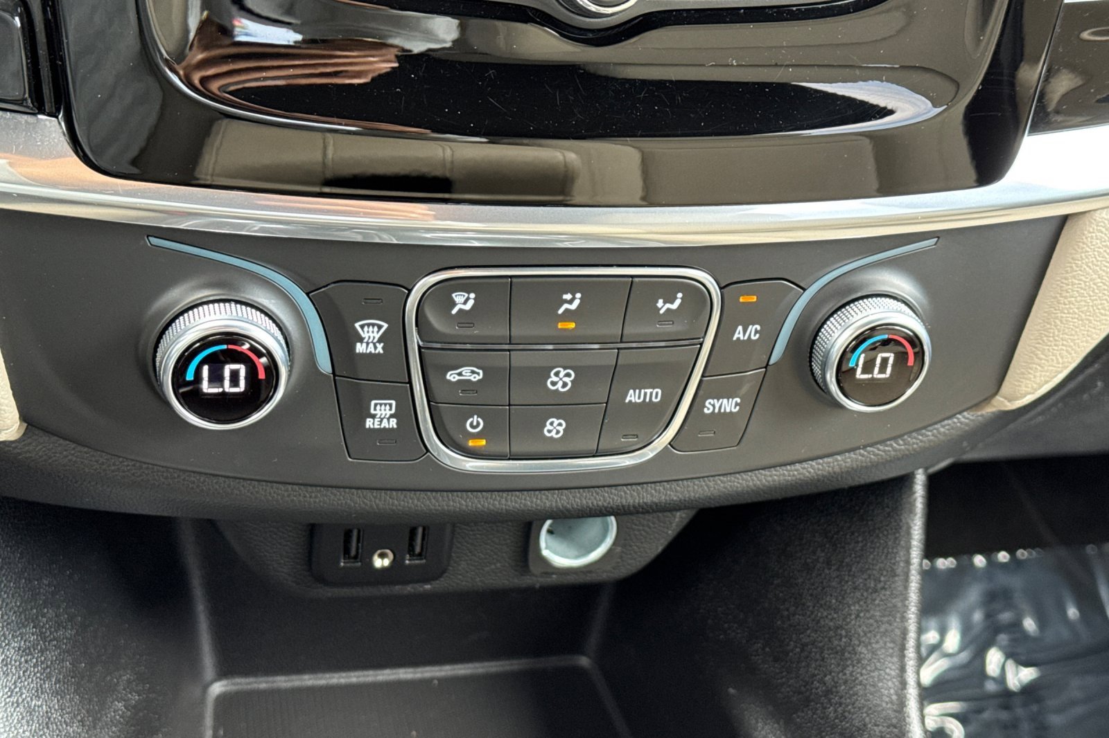 Certified 2023 Chevrolet Traverse LS w/ LPO, Cargo Package image 28