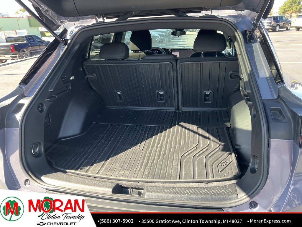 Certified 2025 Chevrolet Equinox EV LT w/ Comfort Package FWD image 13