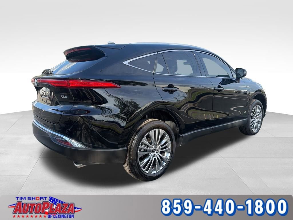 Used 2024 Toyota Venza XLE AWD/4WD image 9
