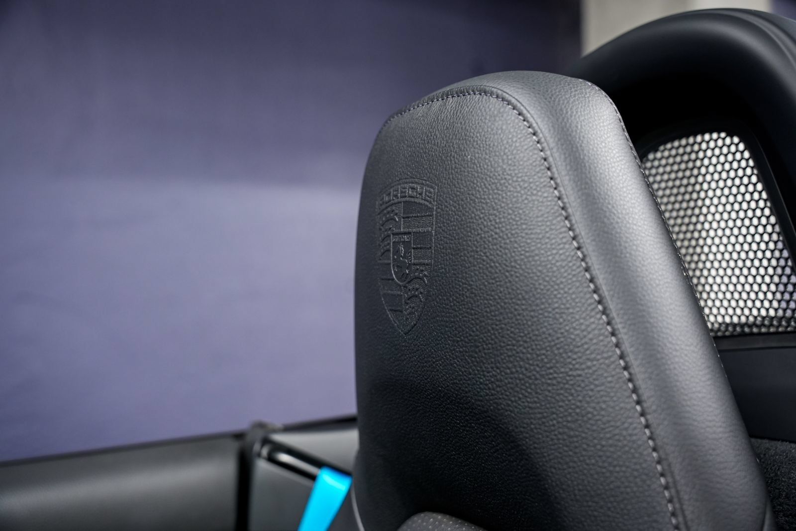 Used 2021 Porsche 718 Boxster RWD image 17