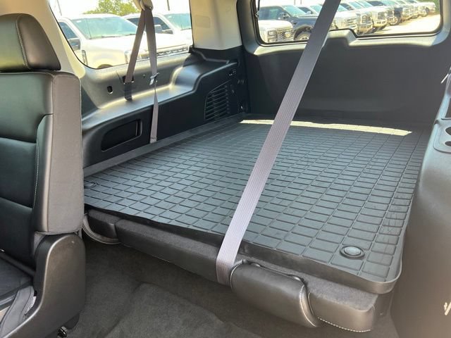 Used 2017 Chevrolet Suburban Premier RWD image 14
