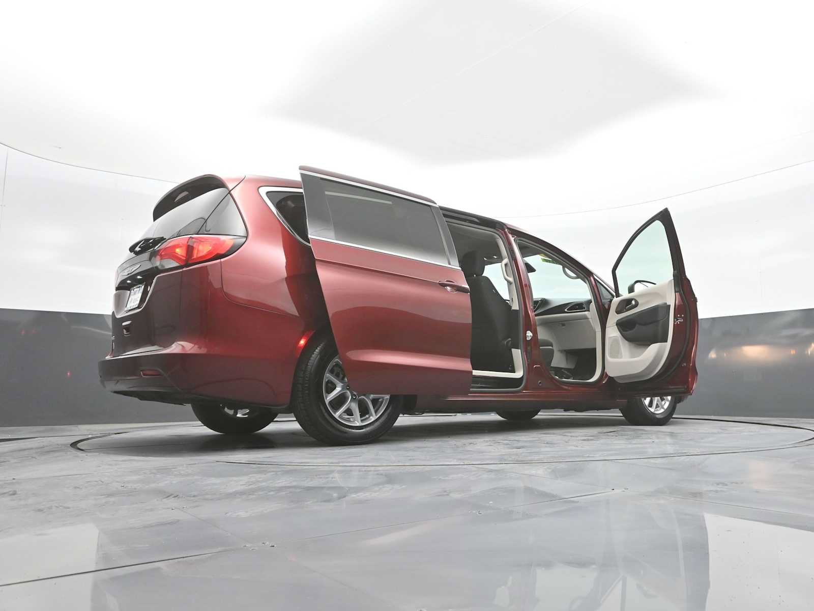 Used 2023 Chrysler Voyager LX FWD image 48