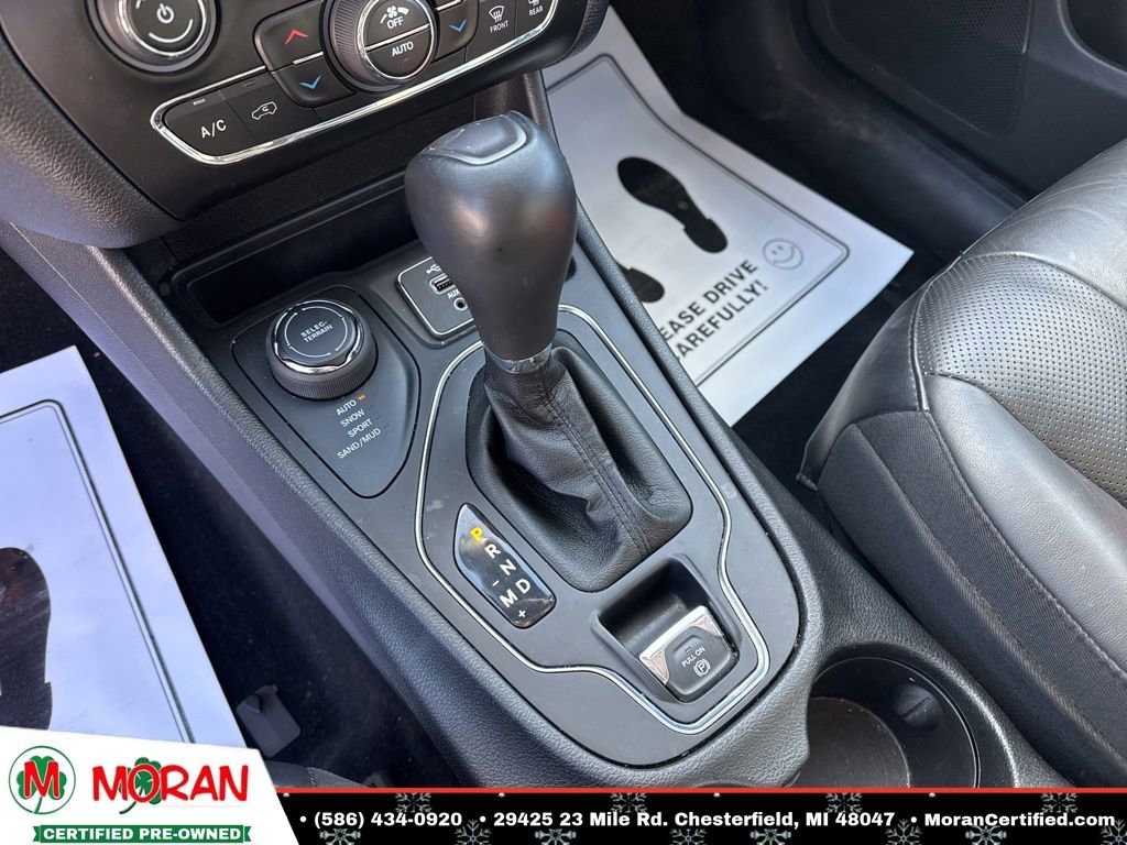 Used 2021 Jeep Cherokee Latitude Lux w/ Comfort/Convenience Group image 18