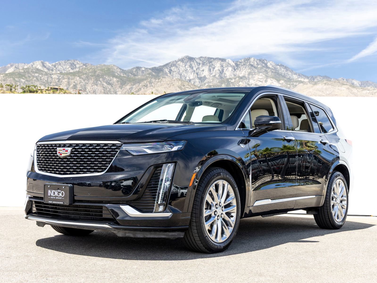 Used 2021 Cadillac XT6 Premium Luxury FWD image 1