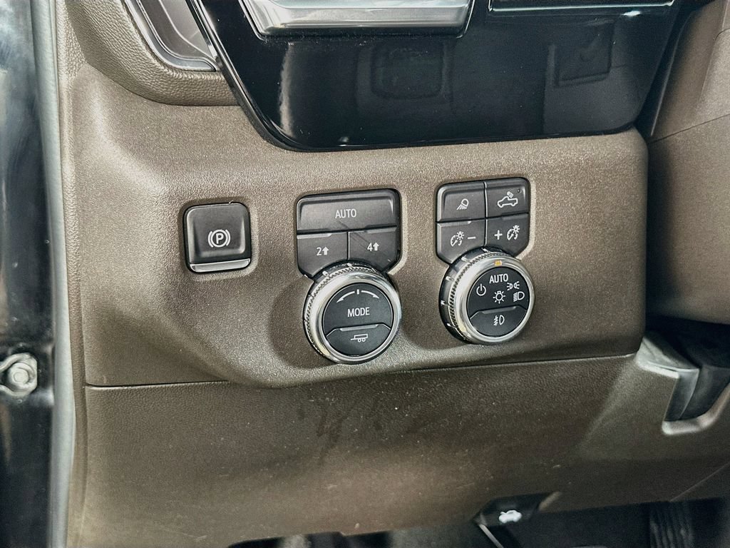 Used 2025 GMC Sierra 1500 SLT AWD/4WD image 24