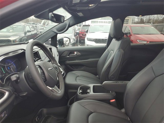 New 2026 Chrysler Pacifica Select image 17