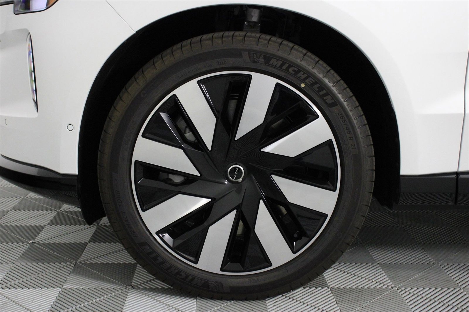 New 2025 Volvo EX90 Ultra image 12