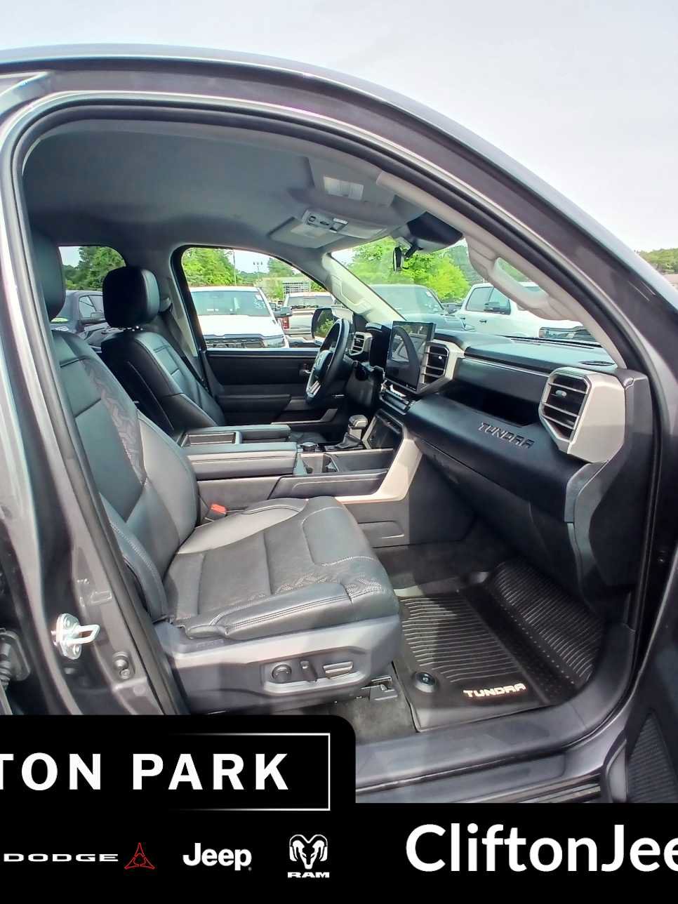 Used 2022 Toyota Tundra SR5 w/ SR5 Premium Package AWD/4WD image 17