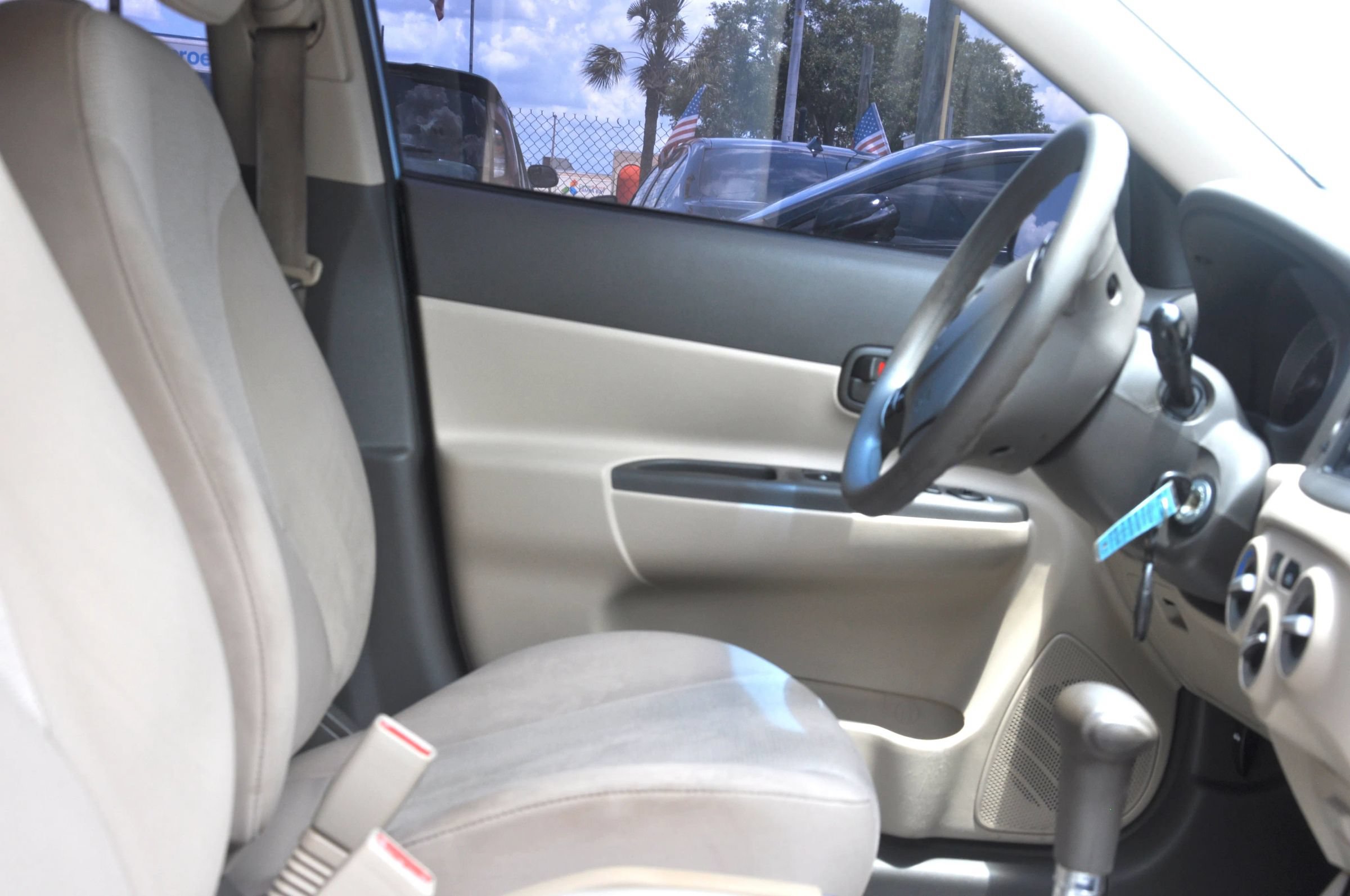 Used 2010 Hyundai Accent GLS w/ Premium Pkg 4 FWD image 9