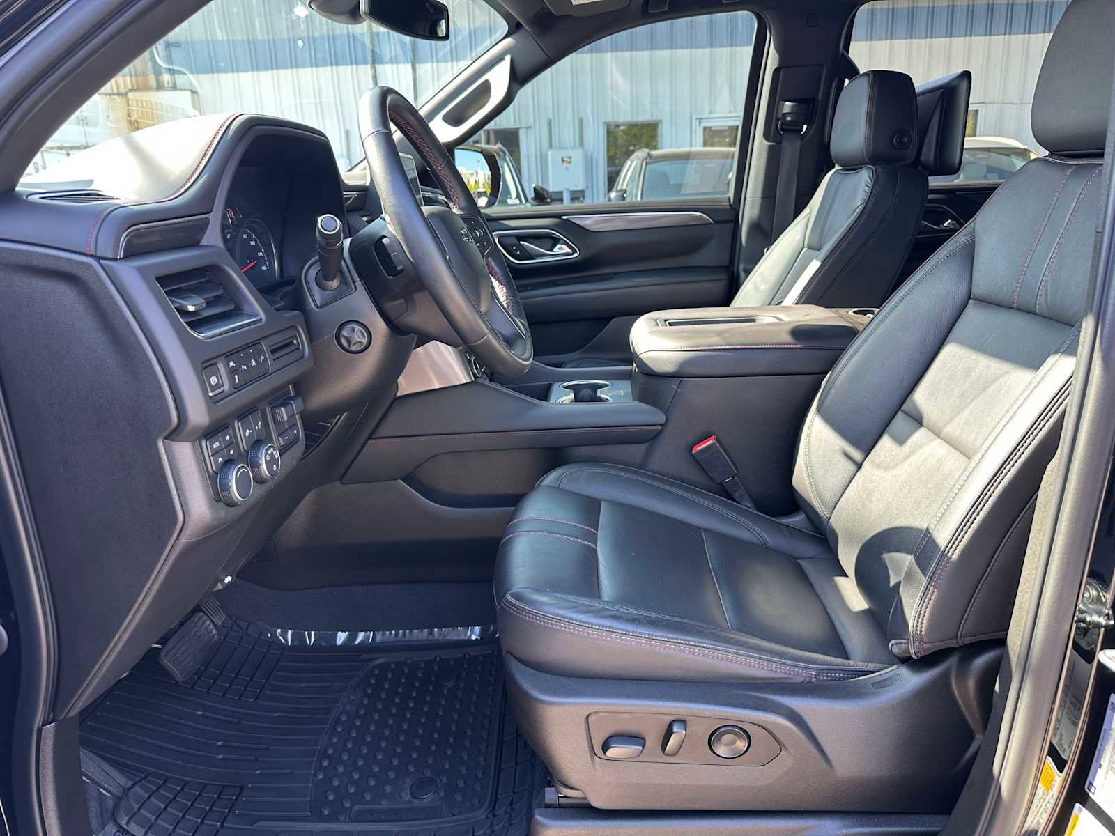 Used 2021 Chevrolet Tahoe RST w/ Luxury Package AWD/4WD image 21