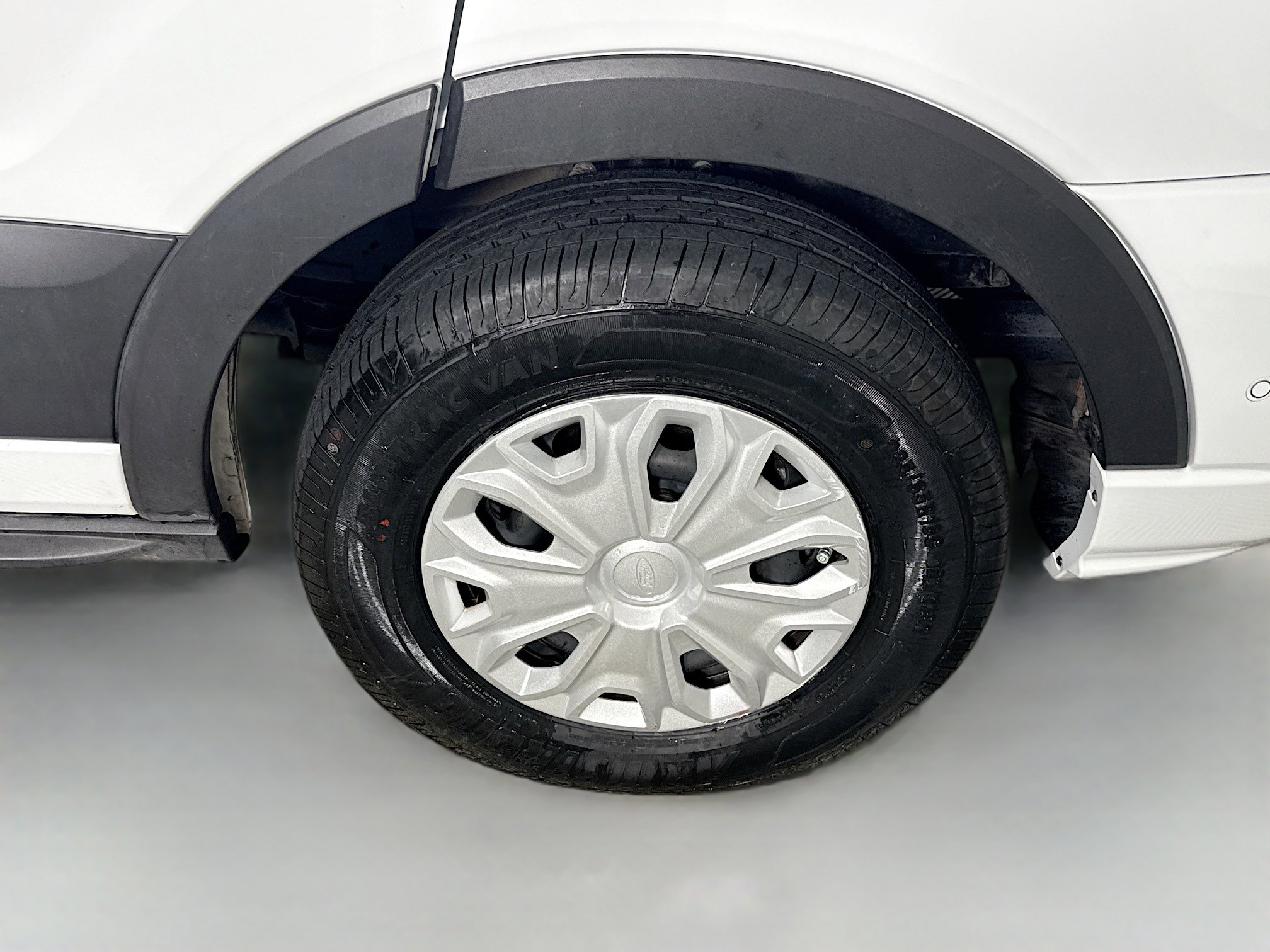 Used 2023 Ford Transit 350 XLT image 28