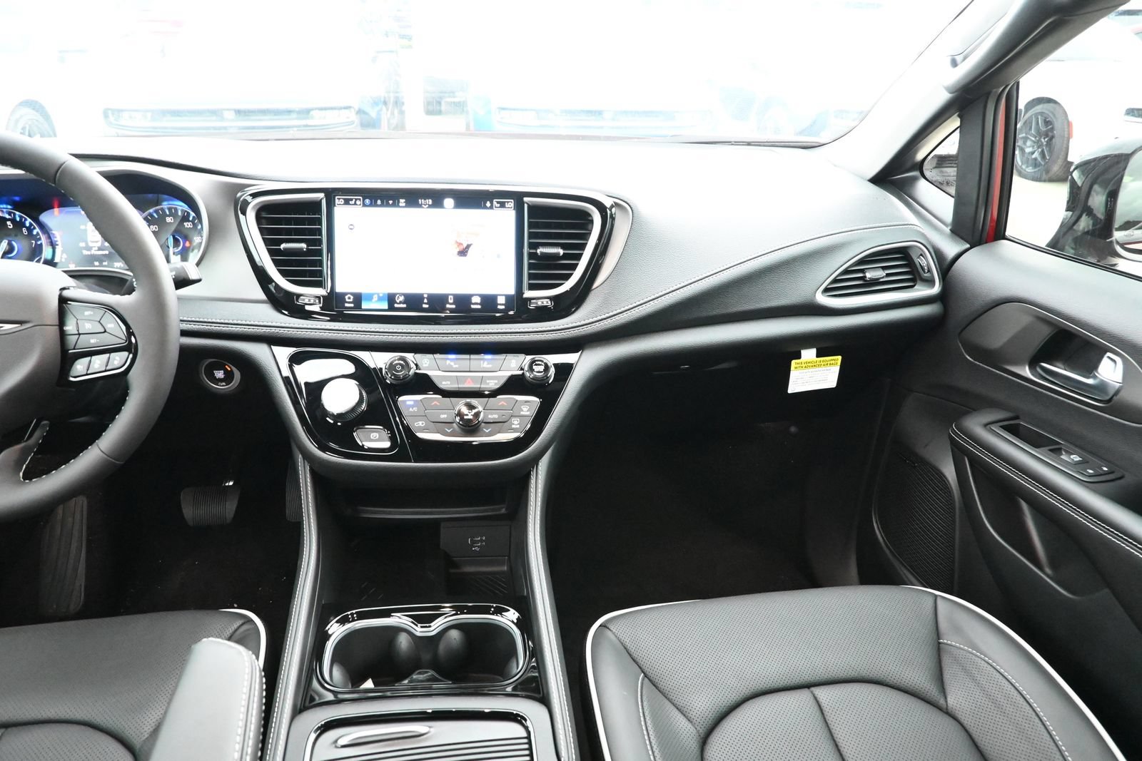 New 2027 Chrysler Pacifica Limited AWD/4WD image 26