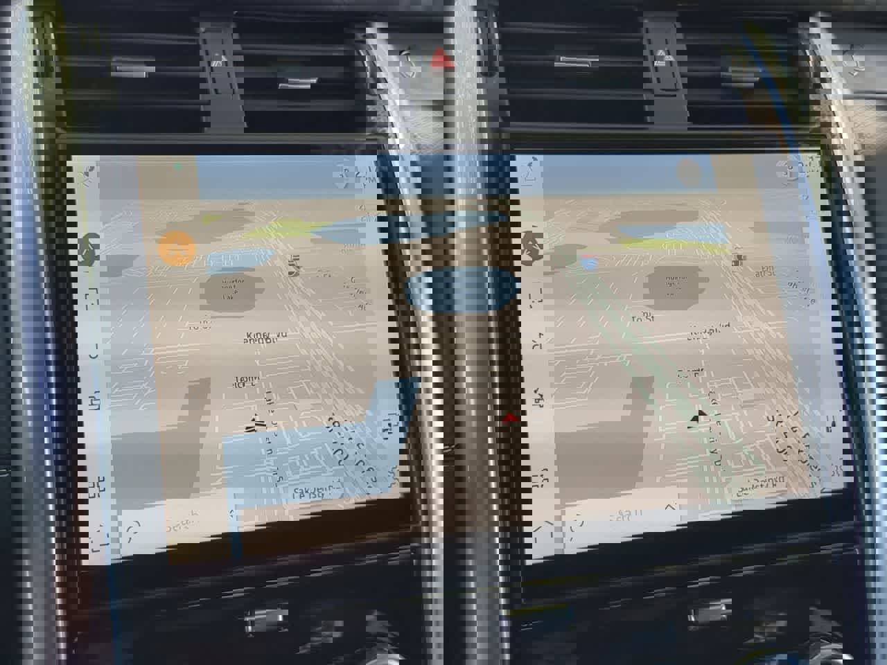 Used 2025 Land Rover Discovery Dynamic SE AWD/4WD image 31