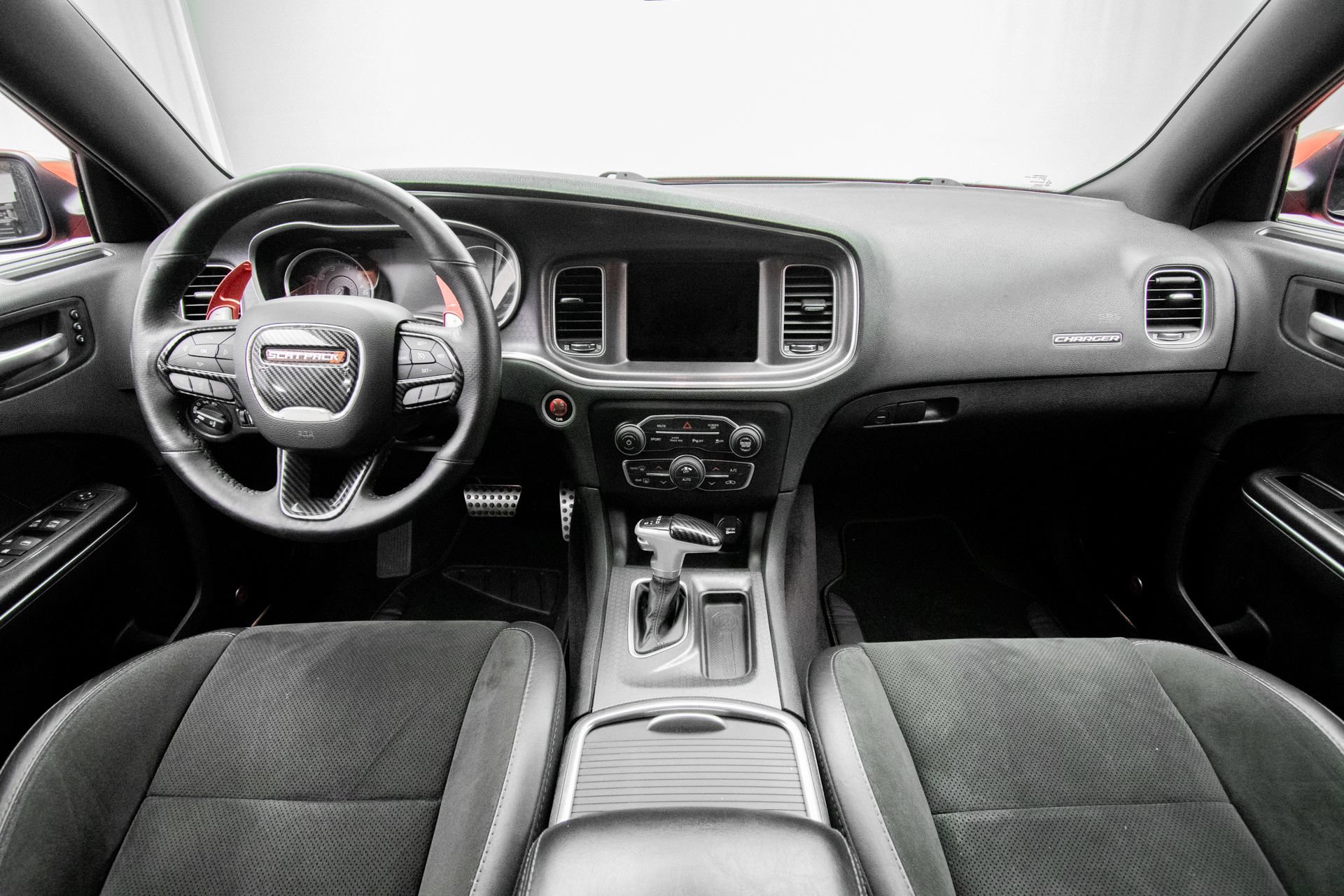 Used 2017 Dodge Charger R/T Scat Pack w/ Beats Audio Group RWD image 12