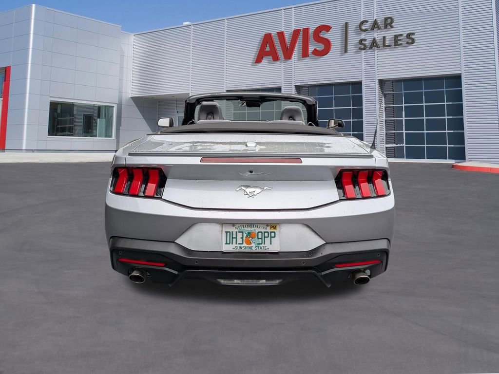 Used 2025 Ford Mustang Premium RWD image 9