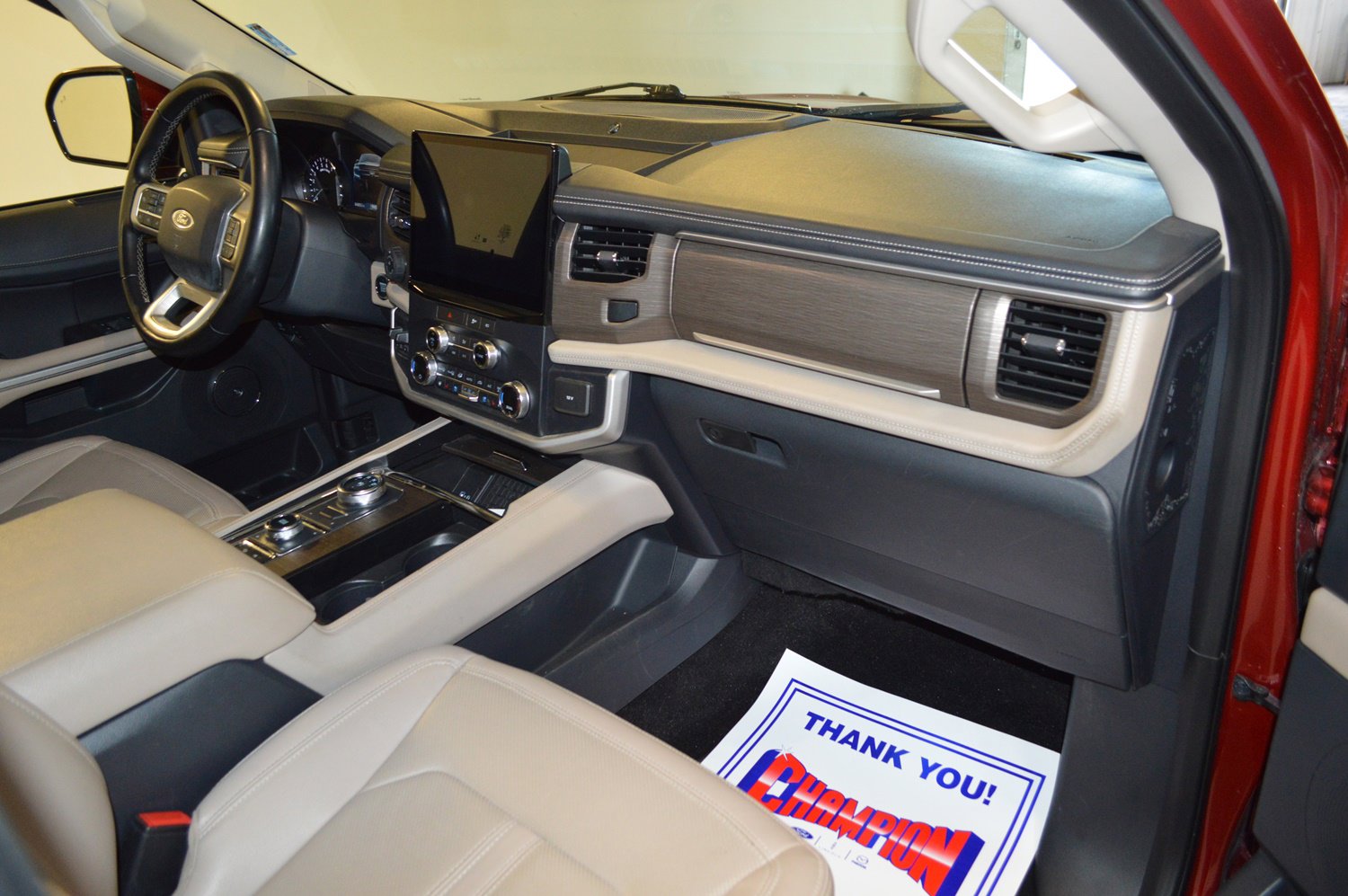 Used 2022 Ford Expedition Max Limited image 10