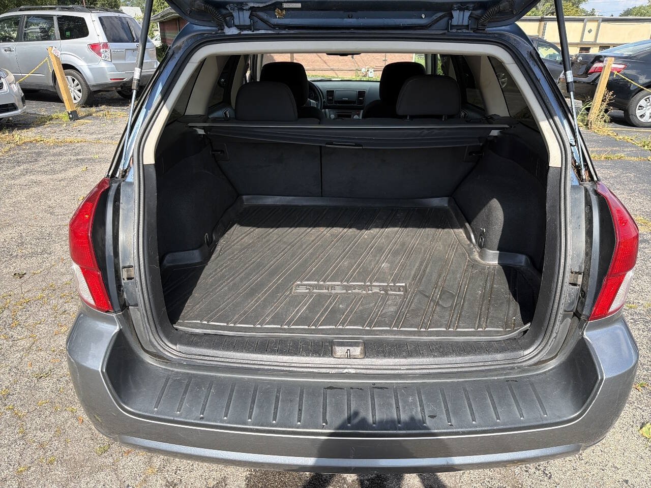 Used 2009 Subaru Outback 2.5i Special Edition AWD/4WD image 8
