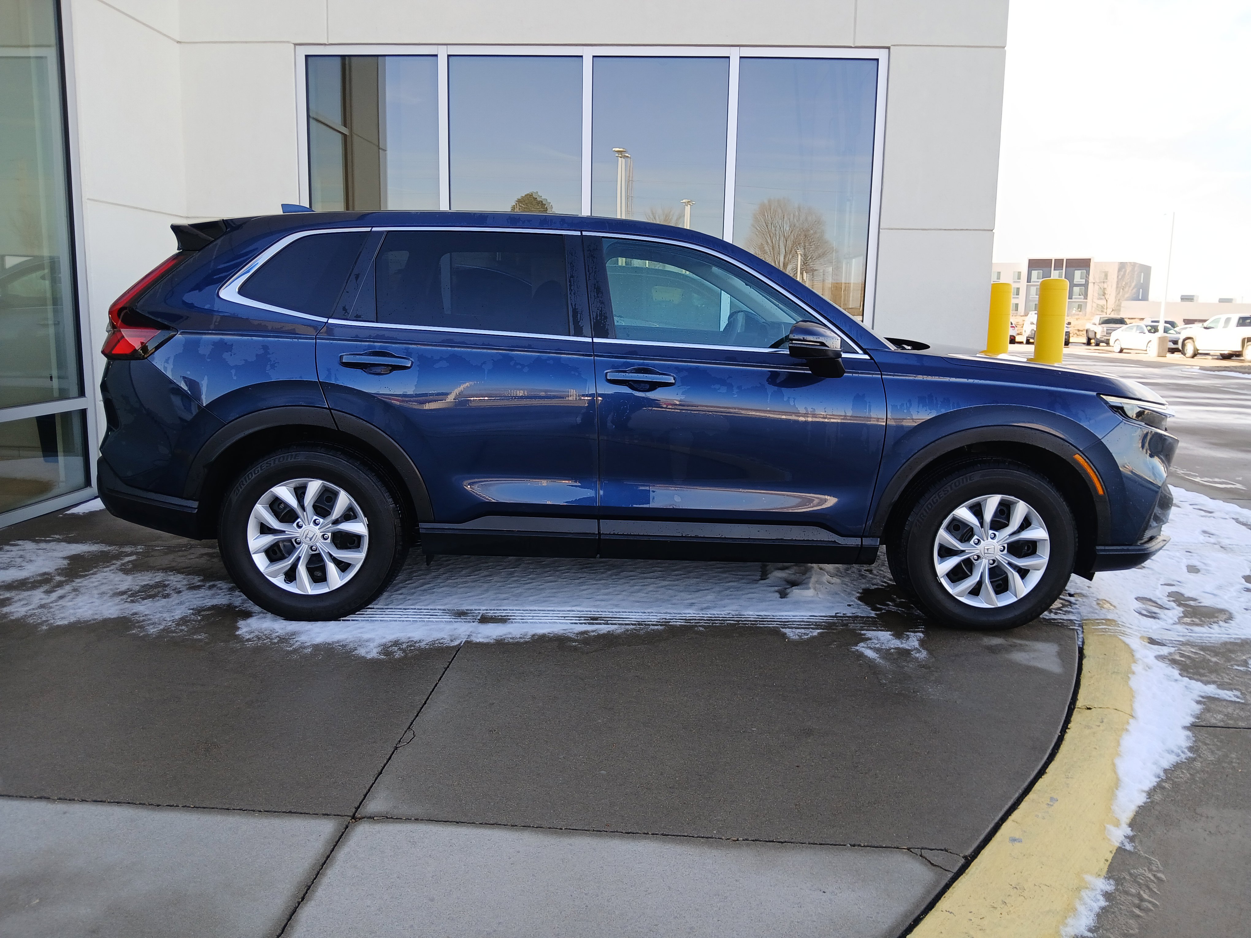 Used 2025 Honda CR-V LX image 6