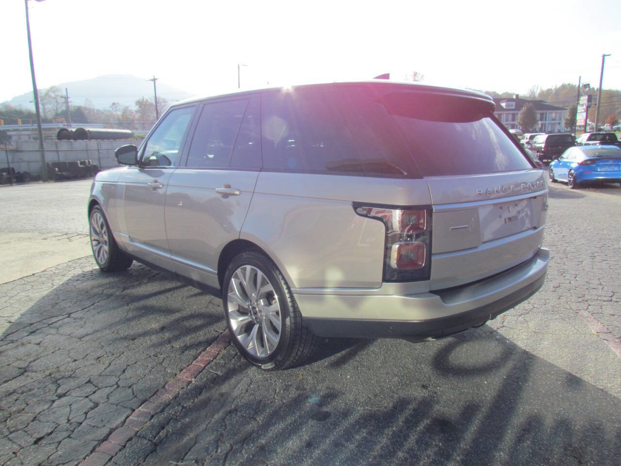 Used 2018 Land Rover Range Rover Supercharged image 5