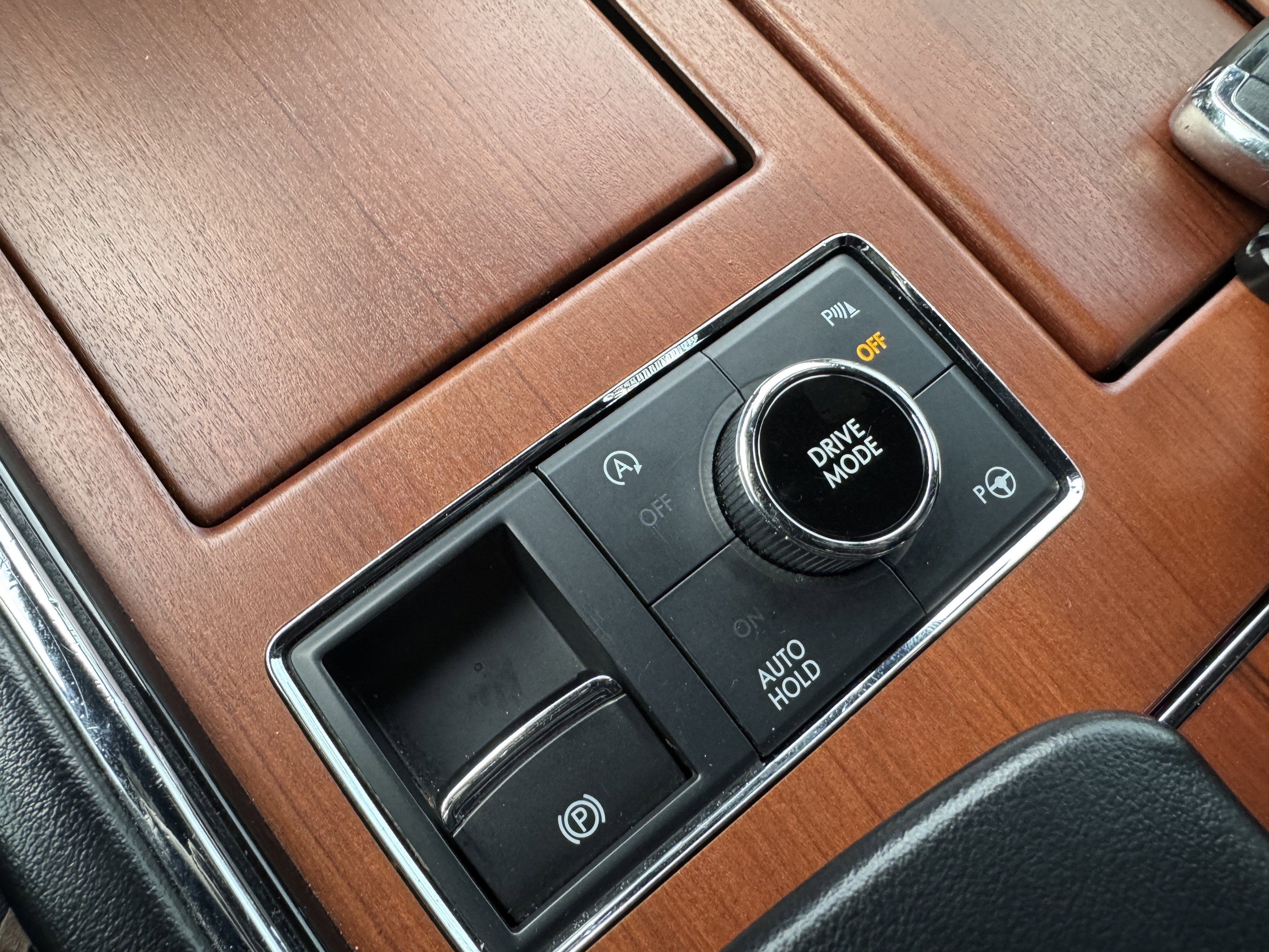 Used 2020 Lincoln Navigator L Reserve w/ Luxury Package image 32