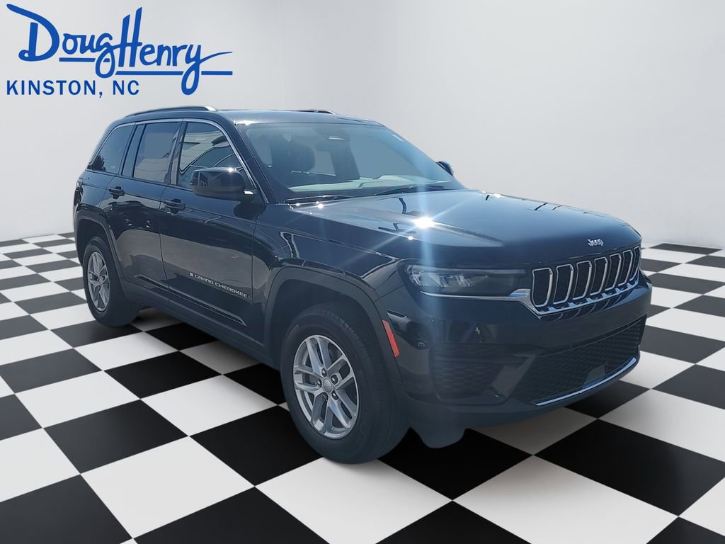 Used 2024 Jeep Grand Cherokee Laredo X w/ Luxury Tech Group I AWD/4WD image 7