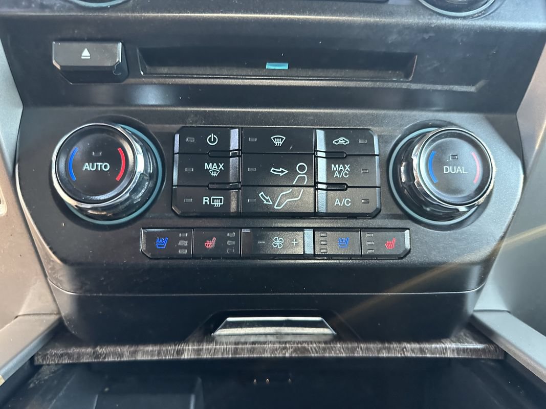 Used 2018 Ford F250 Lariat w/ Lariat Value Package AWD/4WD image 39