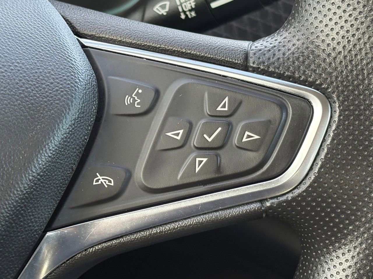 Used 2024 Chevrolet Malibu LT image 18