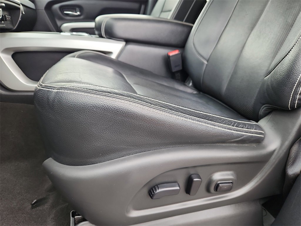 Used 2019 Nissan Titan PRO-4X w/ Pro-4x Convenience Package image 10