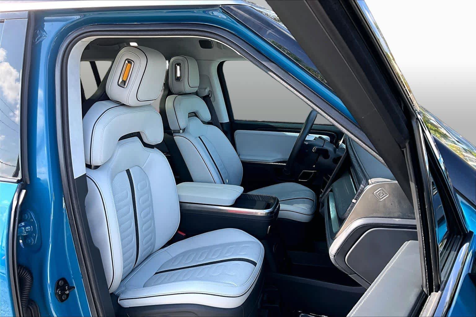 Used 2023 Rivian R1S Adventure AWD/4WD image 8