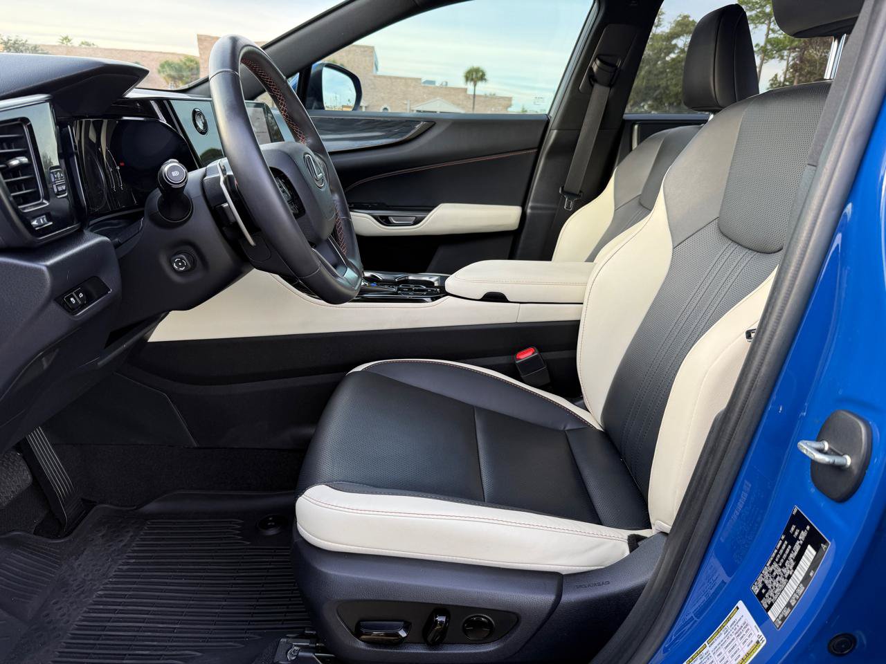 Used 2023 Lexus NX 250 FWD w/ Towing Package (2000 Lbs) image 14
