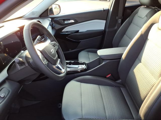 New 2026 Chevrolet Trax LT w/ Midnight Edition FWD image 9