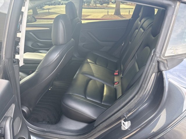 Used 2021 Tesla Model 3 Standard Range Plus image 17