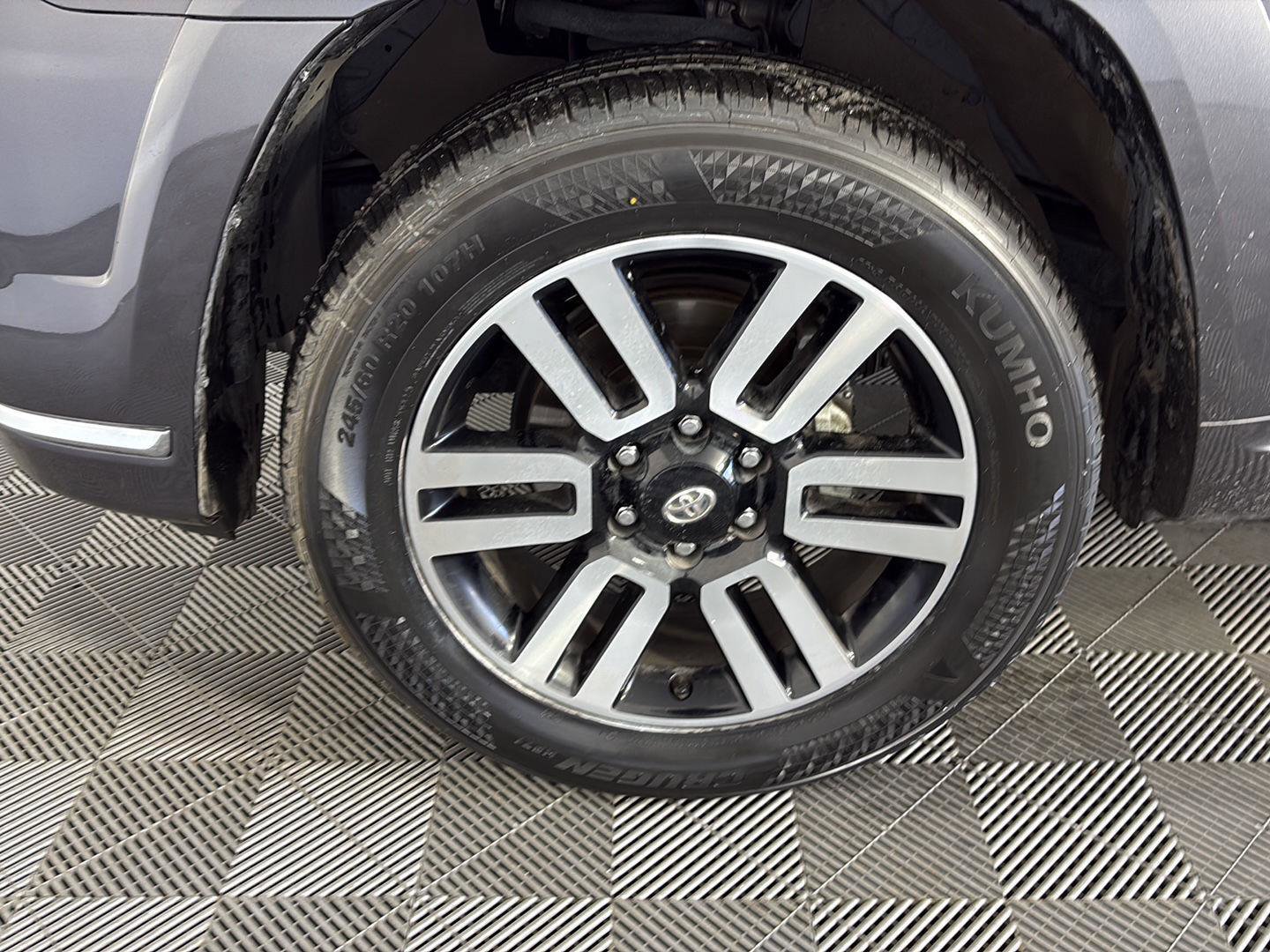 Used 2023 Toyota 4Runner Limited image 14