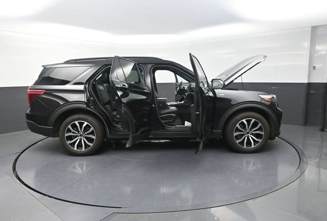 Used 2022 Ford Explorer ST-Line AWD/4WD image 46