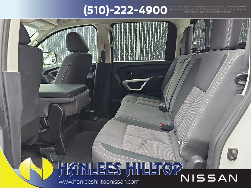 Used 2023 Nissan Titan SV image 40