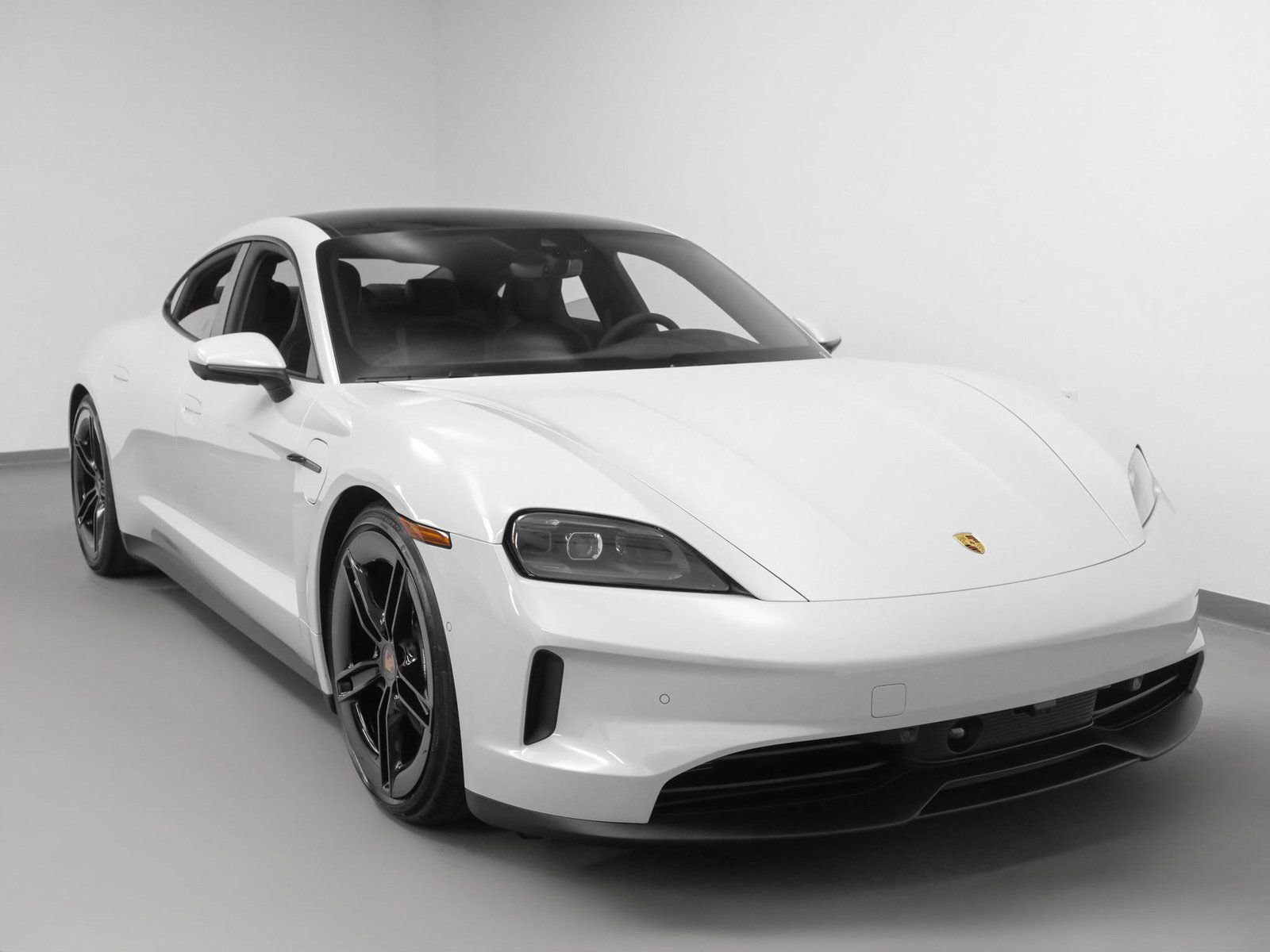 New 2025 Porsche Taycan image 10