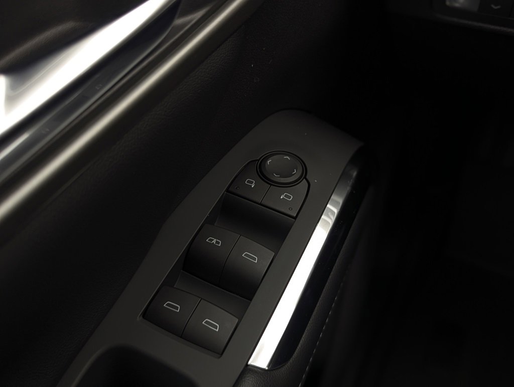 New 2026 Chevrolet Traverse LT w/ LPO, Floor Liner Package image 21